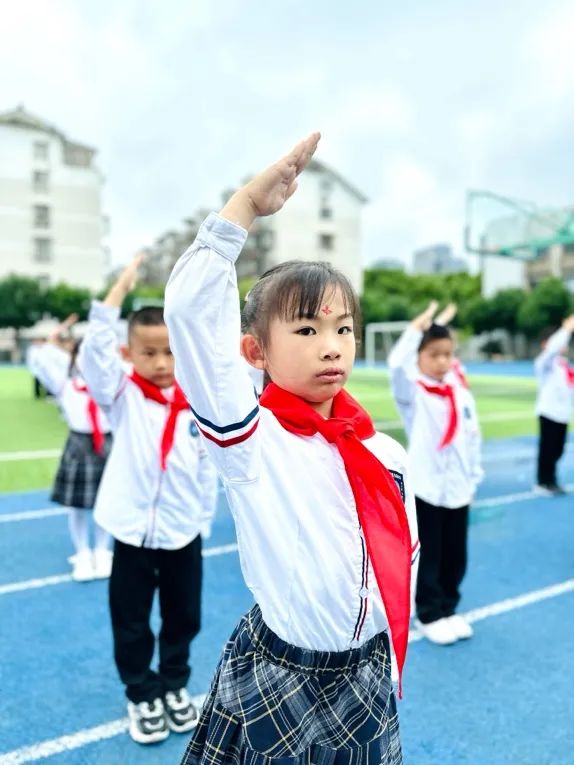 九峰小学一年级少先队入队仪式 第27张