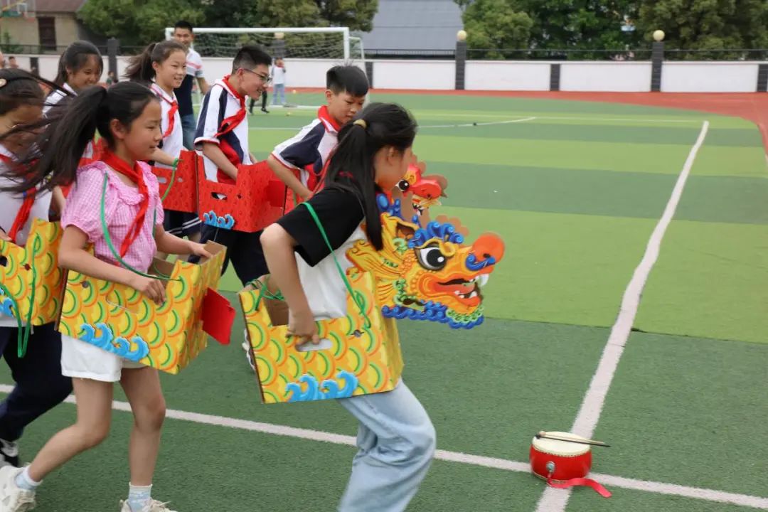 满满龙舟意 浓浓端午情——六安市城南小学举行“庆端午旱地赛龙舟”主题活动 第6张