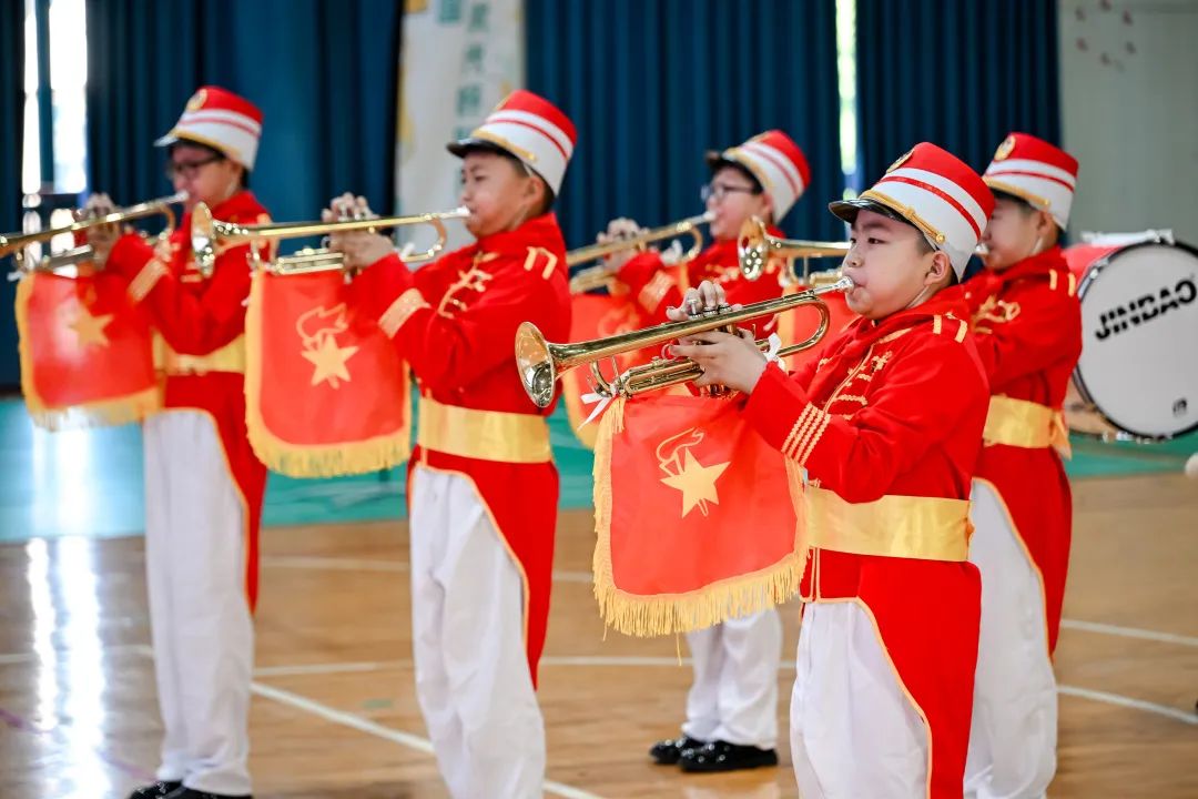 喜报|鼓乐铿锵,向阳生长——坎山小学鼓号队在区级展评活动荣获佳绩 第8张