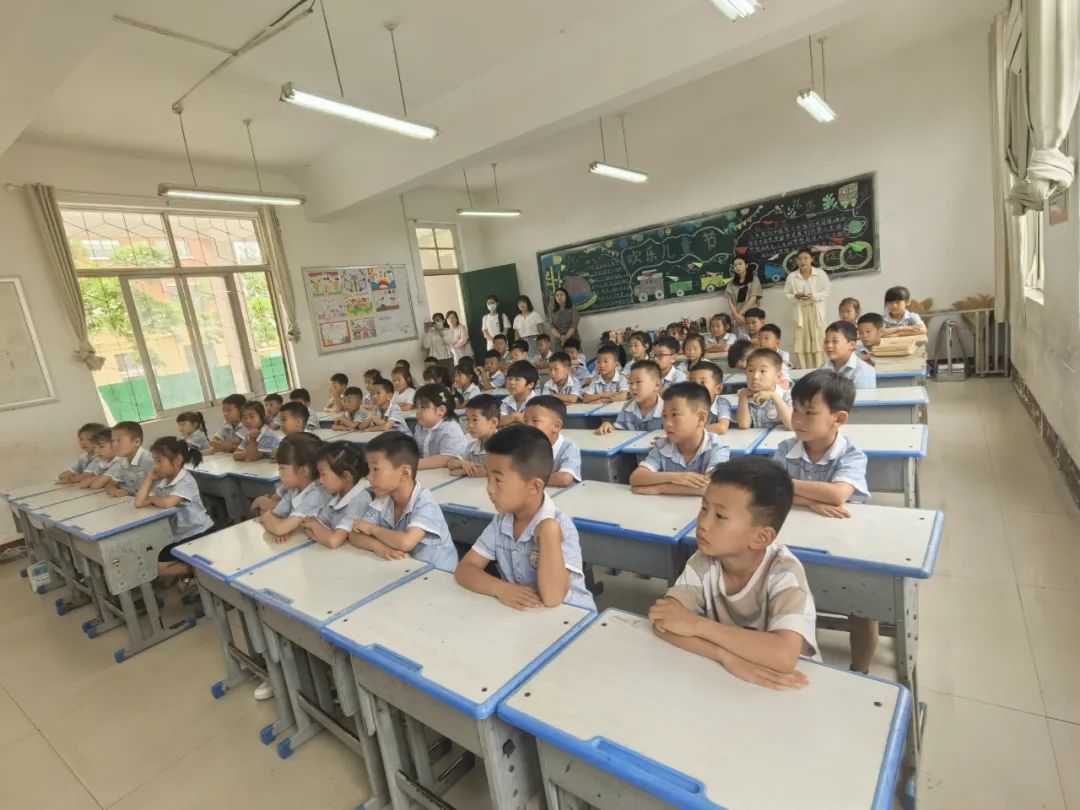 【初探小学  礼遇成长】何楼办事处中心幼儿园大班小朋友参观小学活动 第37张