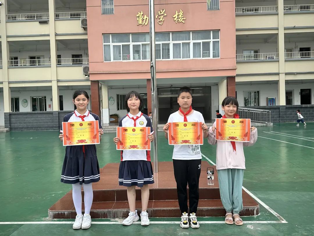 满满龙舟意 浓浓端午情——六安市城南小学举行“庆端午旱地赛龙舟”主题活动 第7张