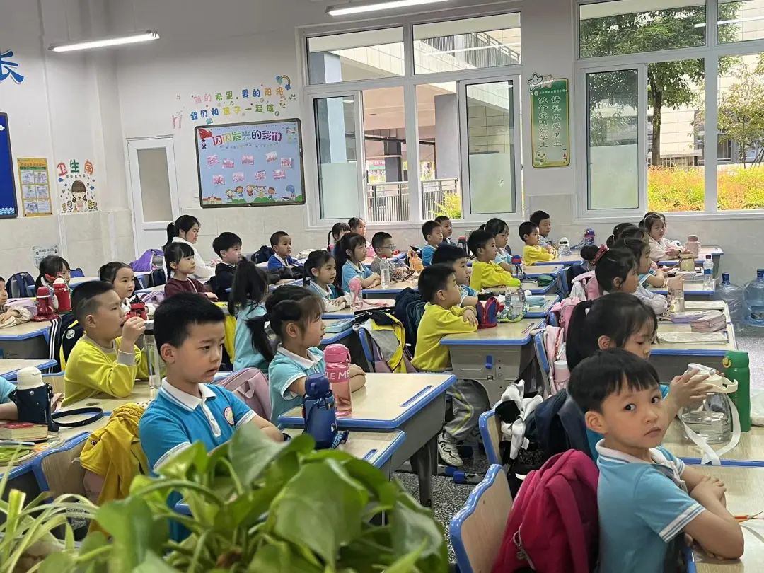 【园所活动】“小学初体验,衔接零距离”参观小学活动—长沙县星沙街道金鹰幼儿园 第14张