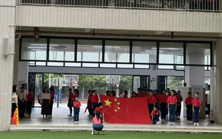 小学之初印象——华南师范大学幼教实验基地·新世界凯粤湾实验幼儿园大班级参观小学 第15张