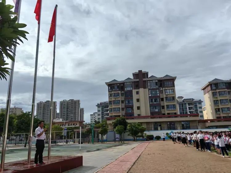 成长“愈”心 温暖同行——文昌市树芳小学开展心理健康教育月主题活动 第5张