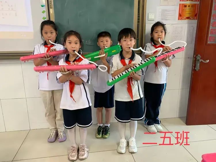 音符跳跃,琴声飞扬——中海小学二年级举办“音乐之星”评选活动 第6张