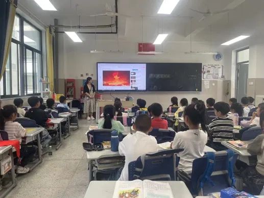 九峰小学一年级少先队入队仪式 第14张