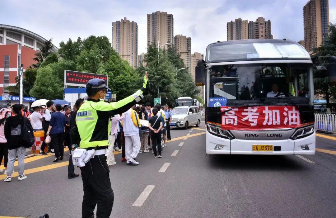 高考在即,考点周边临时交通管制和送考停车路段全知道~ 第59张