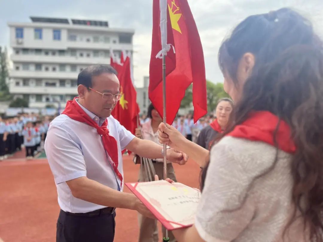 “红领巾爱祖国”——贵溪市实验小学一年级第一批少先队员入队仪式 第19张