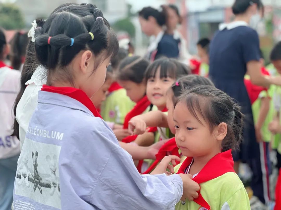 【走,参观小学去!】佛子山镇中心幼儿园大班级部参观小学活动 第27张