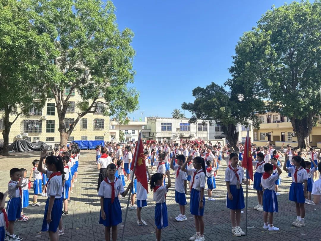 一场与小学的亲密对话——琼海市长坡镇中心幼儿园幼小衔接活动之参观小学 第41张