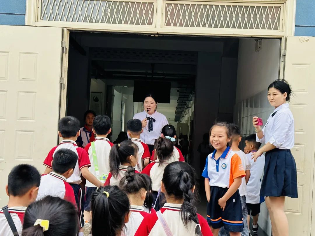 初探小学  礼遇成长——枣庄市第二十九中学附属幼儿园大班组参观小学活动 第15张