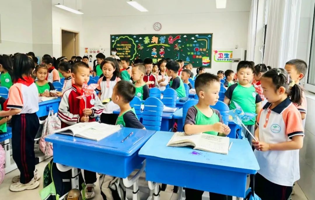 【幼小衔接2024(四)】你好·小学——潍水幼儿园大班级部幼儿到三台小学参观! 第28张