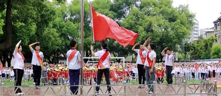 【附小德育】铜陵师范学校附属小学第十五周升旗仪式光荣护旗手 第6张