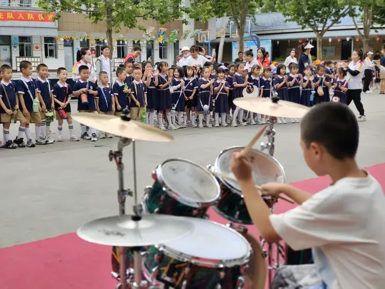 【向阳动态】初探小学 共赴成长——运城向阳学校师生迎接幼儿园小朋友到校参观体验 第27张