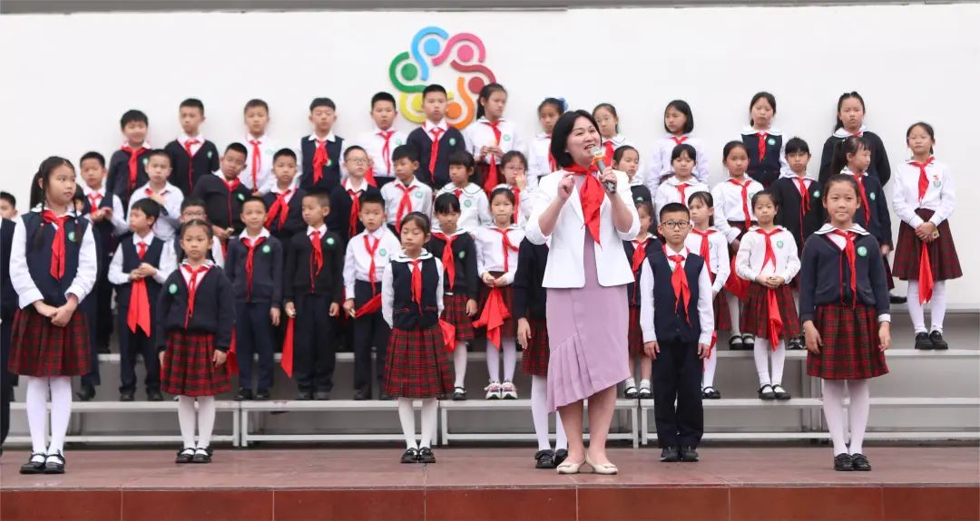 闪亮的日子 | 龙华中心小学“新百年 星教师”第八届班主任节 第1张