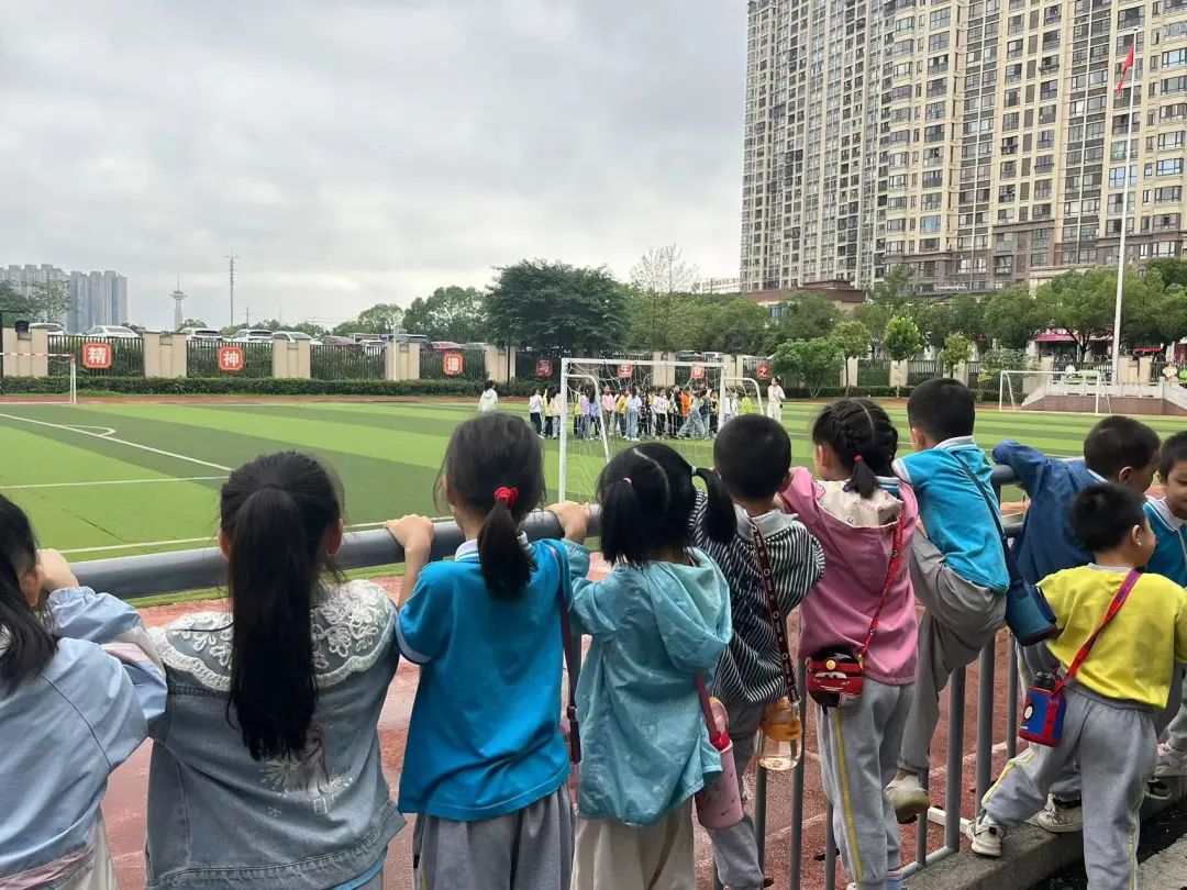 【园所活动】“小学初体验,衔接零距离”参观小学活动—长沙县星沙街道金鹰幼儿园 第19张