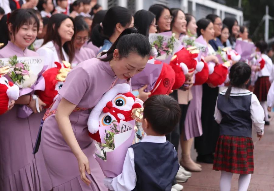 闪亮的日子 | 龙华中心小学“新百年 星教师”第八届班主任节 第13张