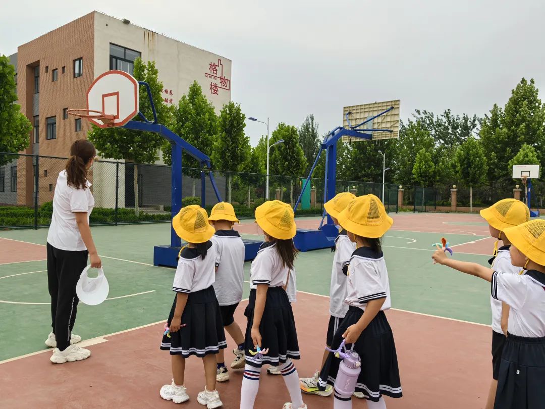 【无棣县实验幼儿园分园】走进小学,乐享成长——大班幼儿参观第四实验小学纪实 第15张