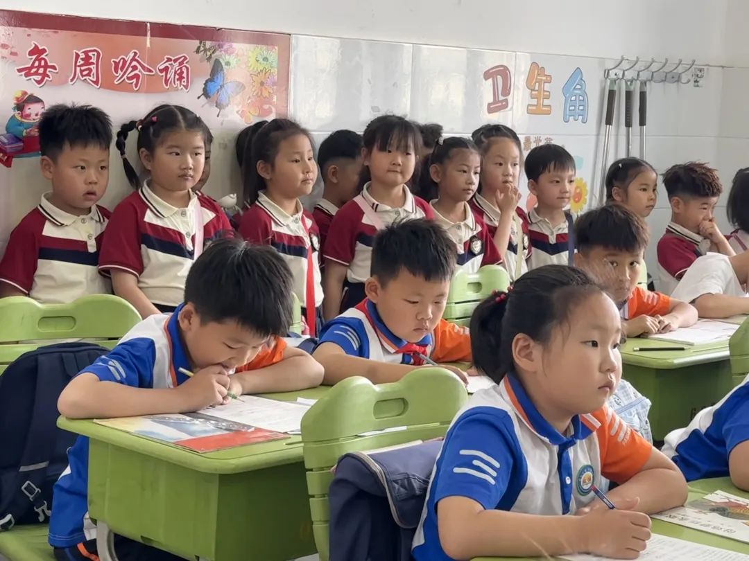 初探小学  礼遇成长——枣庄市第二十九中学附属幼儿园大班组参观小学活动 第22张