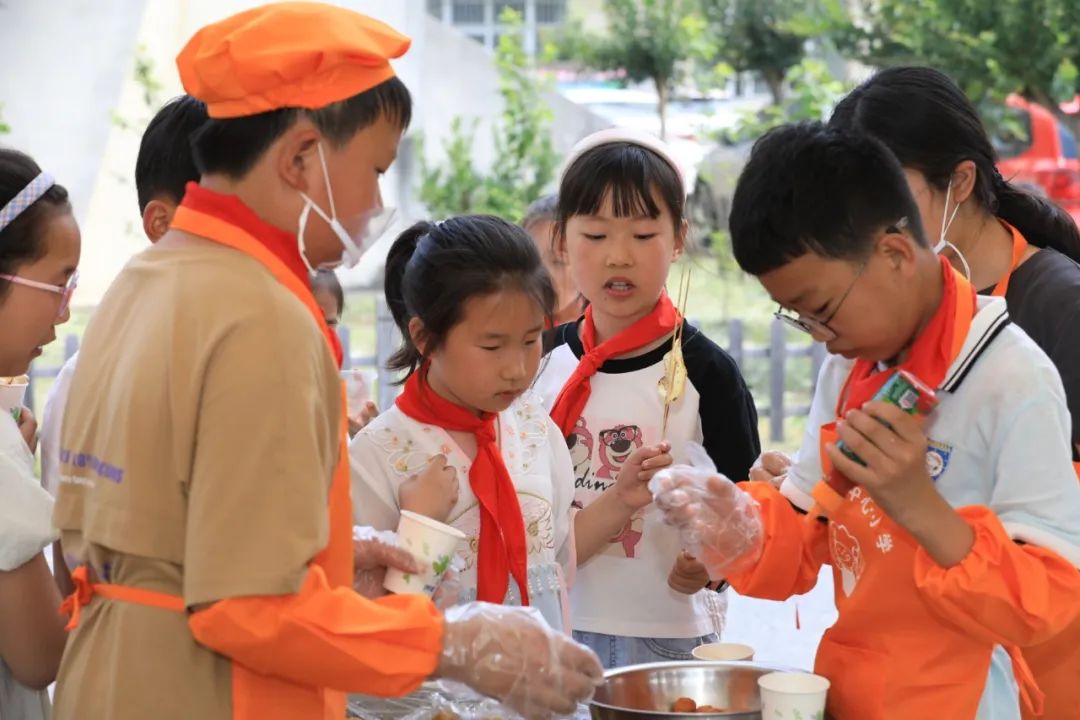 悦动田园  品味快乐——高安中心小学第二届校园美食节 第13张