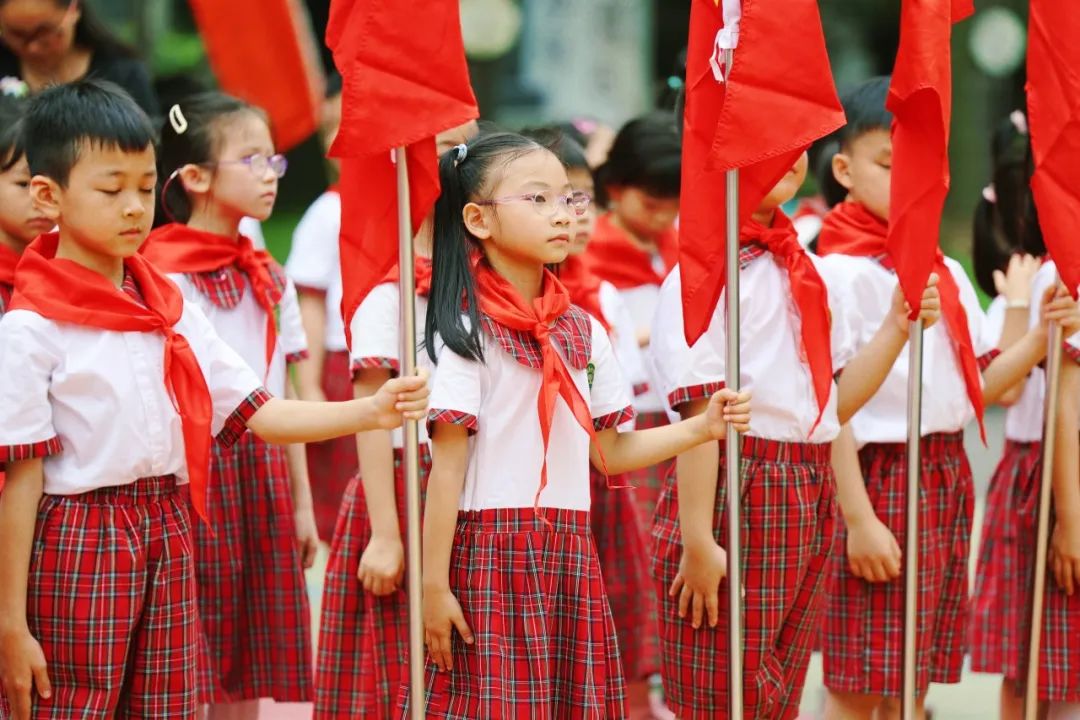 红领巾爱祖国——广州市花都区骏威小学2024年少先队新队员入队仪式 第32张