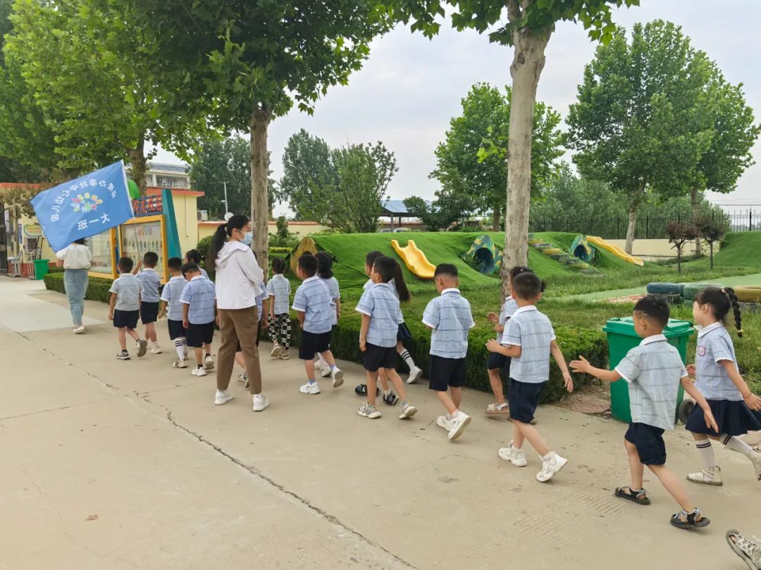 【初探小学  礼遇成长】何楼办事处中心幼儿园大班小朋友参观小学活动 第24张