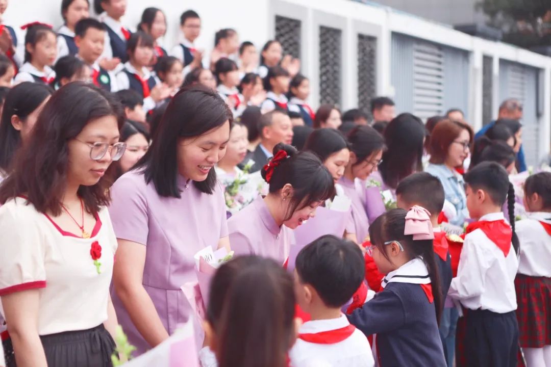 闪亮的日子 | 龙华中心小学“新百年 星教师”第八届班主任节 第9张