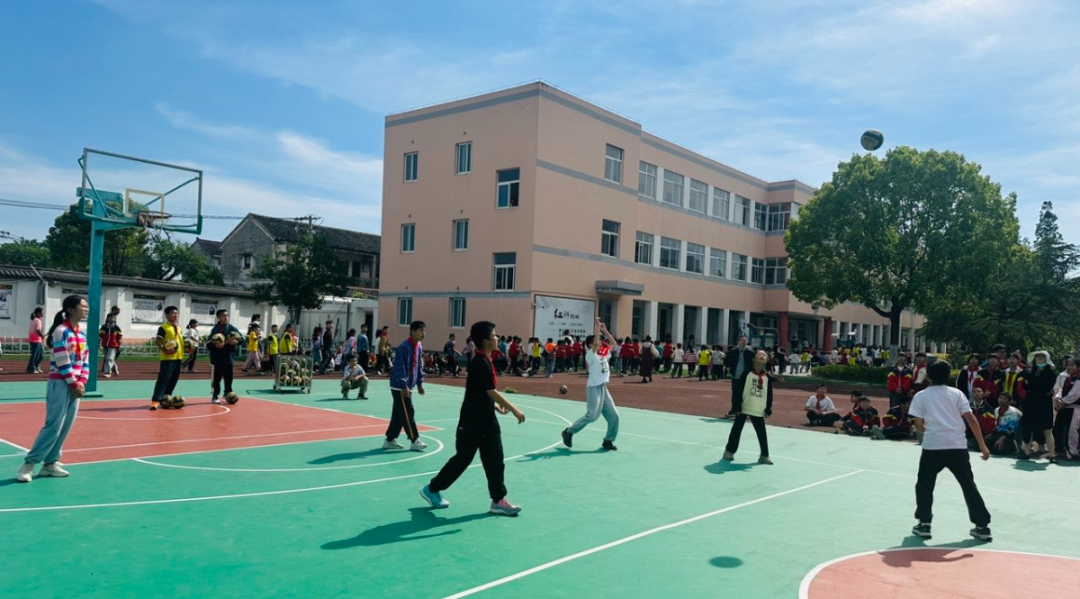 活力排球  绽放童年——钟埭小学举行第四届“樱花杯”校园排球联赛 第4张