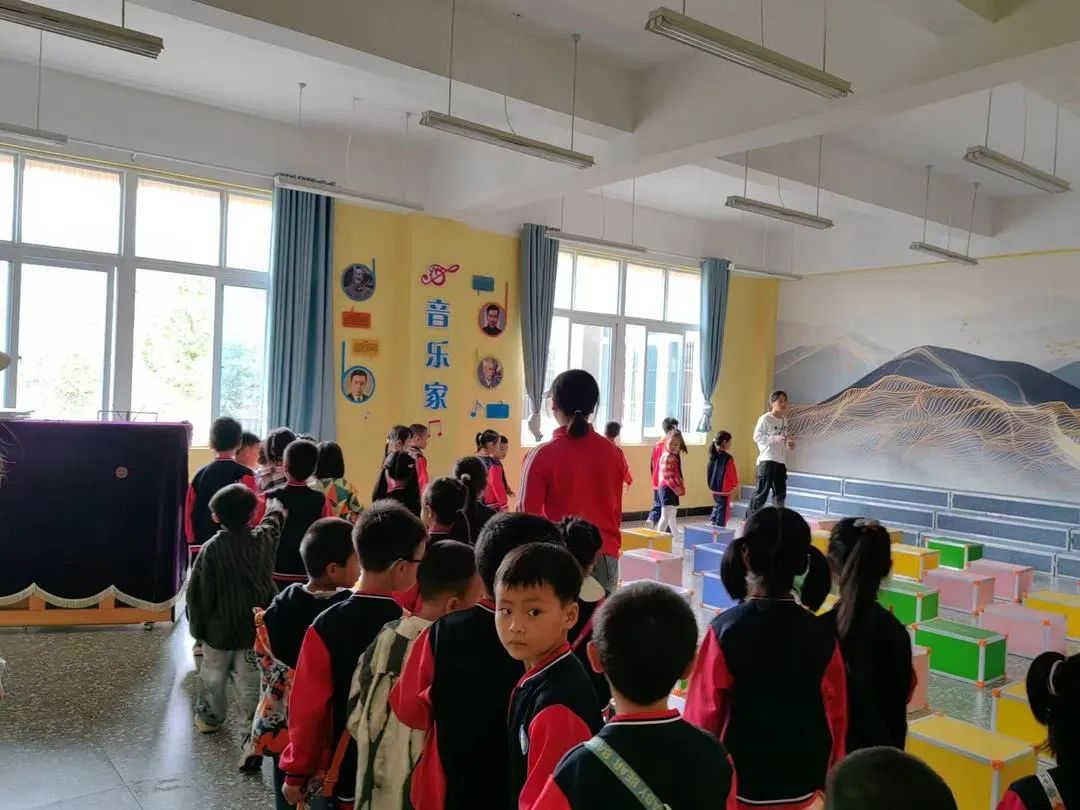 【幼小衔接】“小学零距离,成长初体验”——铜仁市第二十四幼儿园大班参观小学活动 第33张