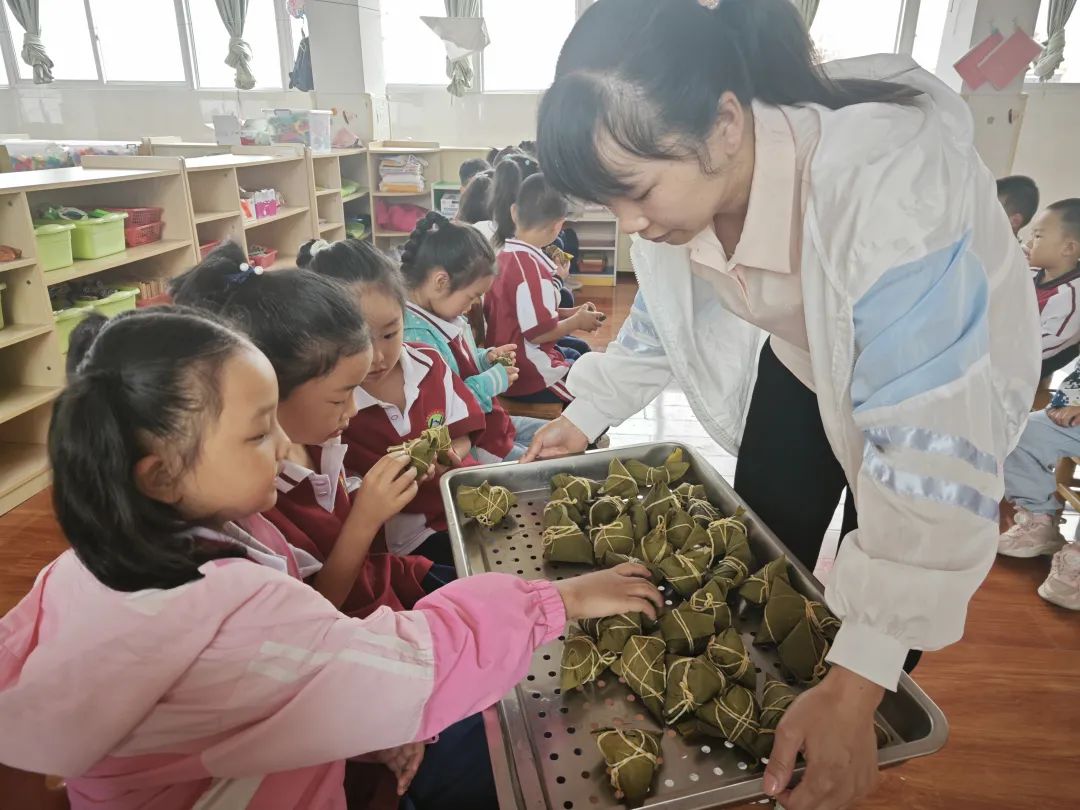 浓情端午 浸润童心--小港小学幼儿园端午节系列活动 第14张