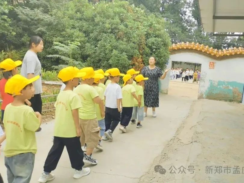 【府幼——幼小衔接】初遇小学 筑梦成长——新郑市孟庄镇府前路幼儿园幼小衔接之大班幼儿参观小学活动 第26张