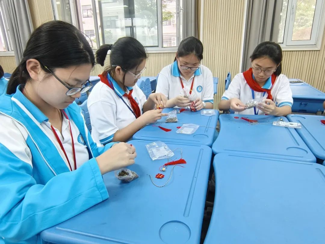 【阳中德育】巧制香囊送祝福  一举高粽赢中考——“我们的节日·端午”主题活动 第3张