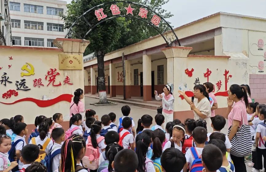 【园所动态】初探小学,礼遇成长——解放区第一幼儿园幼小衔接活动 第3张