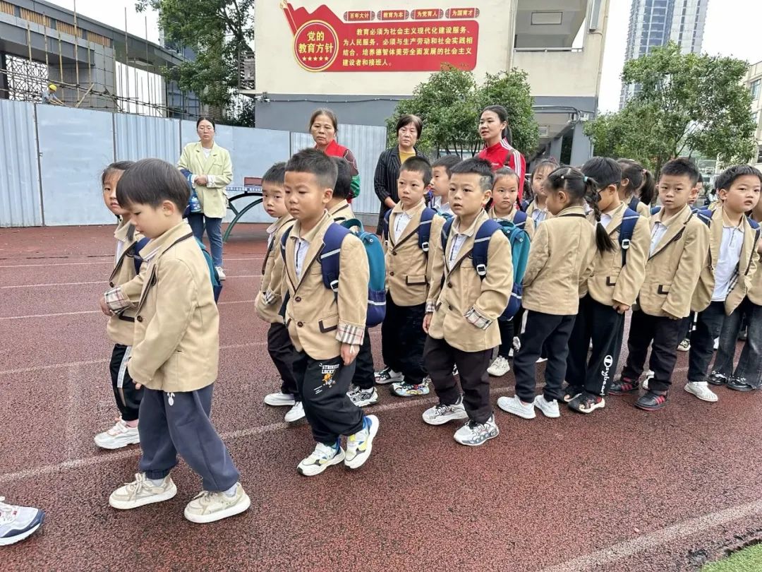 初探小学·礼遇成长 ——潼南区琼江幼儿园大班参观小学实践 第17张