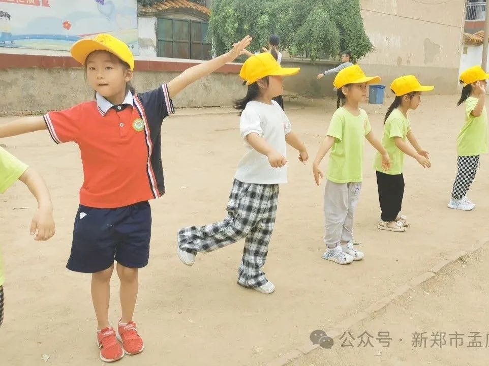 【府幼——幼小衔接】初遇小学 筑梦成长——新郑市孟庄镇府前路幼儿园幼小衔接之大班幼儿参观小学活动 第32张