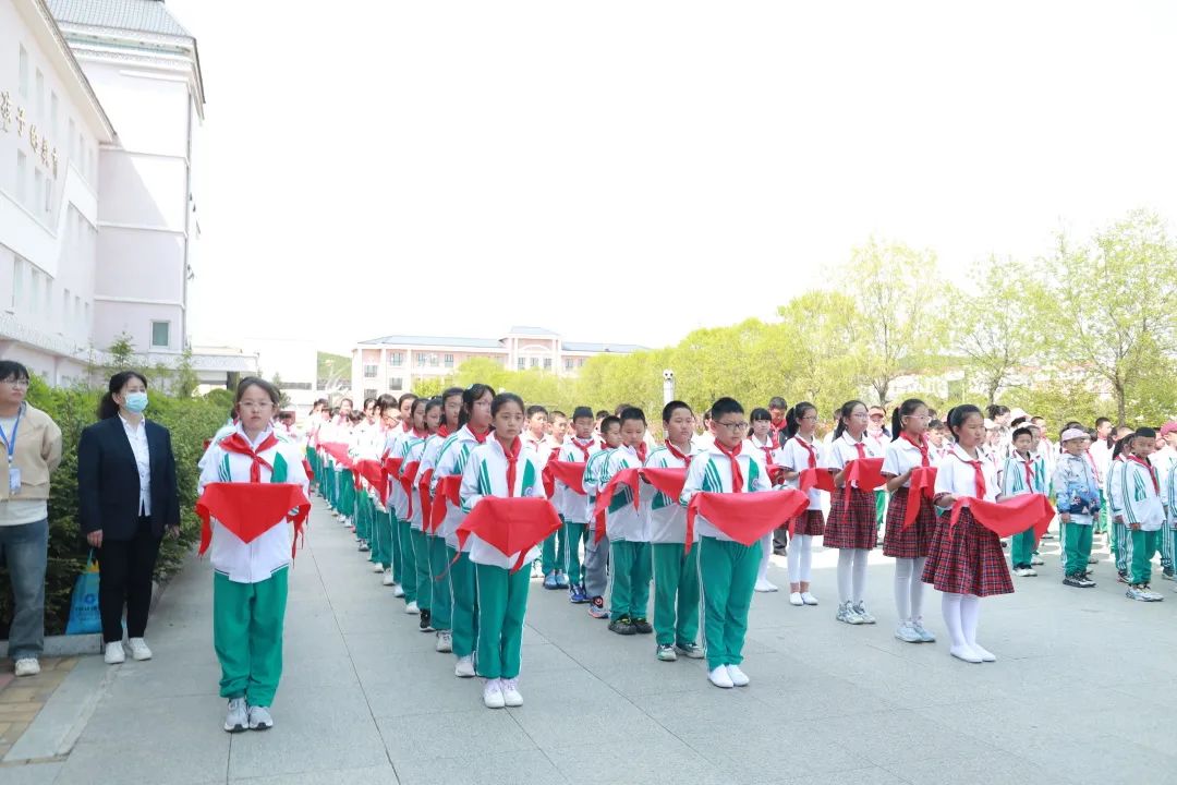 鄂伦春自治旗实验小学“红领巾爱祖国”主题大队会 第27张