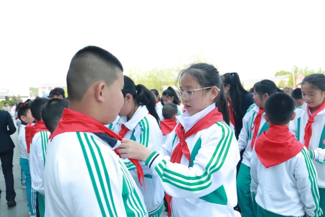 鄂伦春自治旗实验小学“红领巾爱祖国”主题大队会 第31张