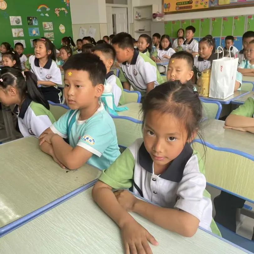 【红十八幼 • 幼小衔接】“趣”探小学  “幼”见成长——大班走进小学活动 第47张