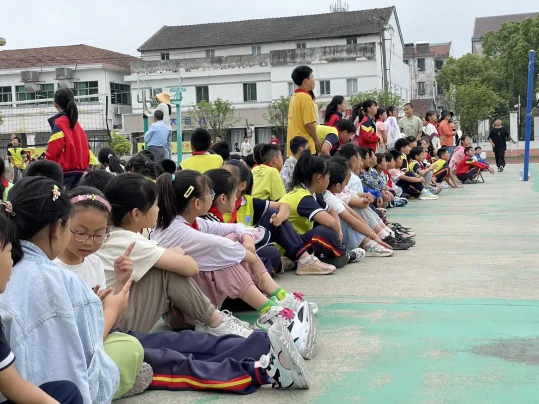 活力排球  绽放童年——钟埭小学举行第四届“樱花杯”校园排球联赛 第21张