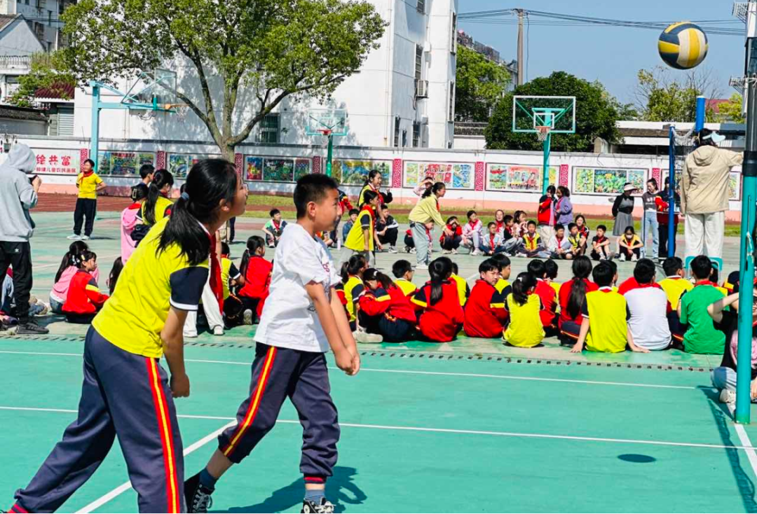 活力排球  绽放童年——钟埭小学举行第四届“樱花杯”校园排球联赛 第5张