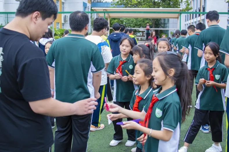 【中考加油】少年应有鸿鹄志,当骑骏马踏平川——2024届九年级中考祝福 第16张