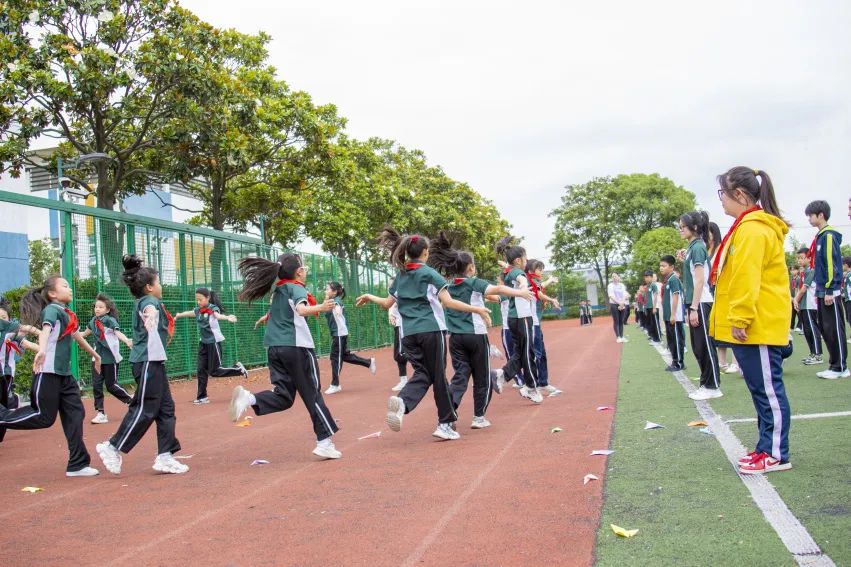 【中考加油】少年应有鸿鹄志,当骑骏马踏平川——2024届九年级中考祝福 第18张