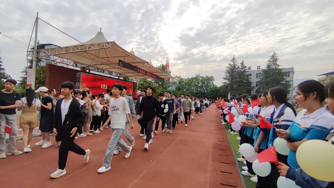 一举夺魁,决胜中考||开江县长岭中学初三学子载梦出征 第9张