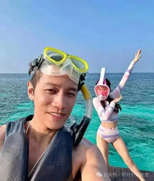 陈乔恩与老公海边搞怪度假!超萌身材爆笑秀,让人羡慕不已!