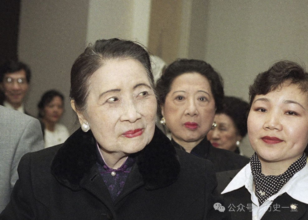 宋美龄上武当山游玩,老道给她算出“八个字”,宋美龄当场崩溃
