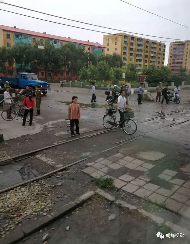 中国网友到朝鲜旅游,直言就像在看一场老电影