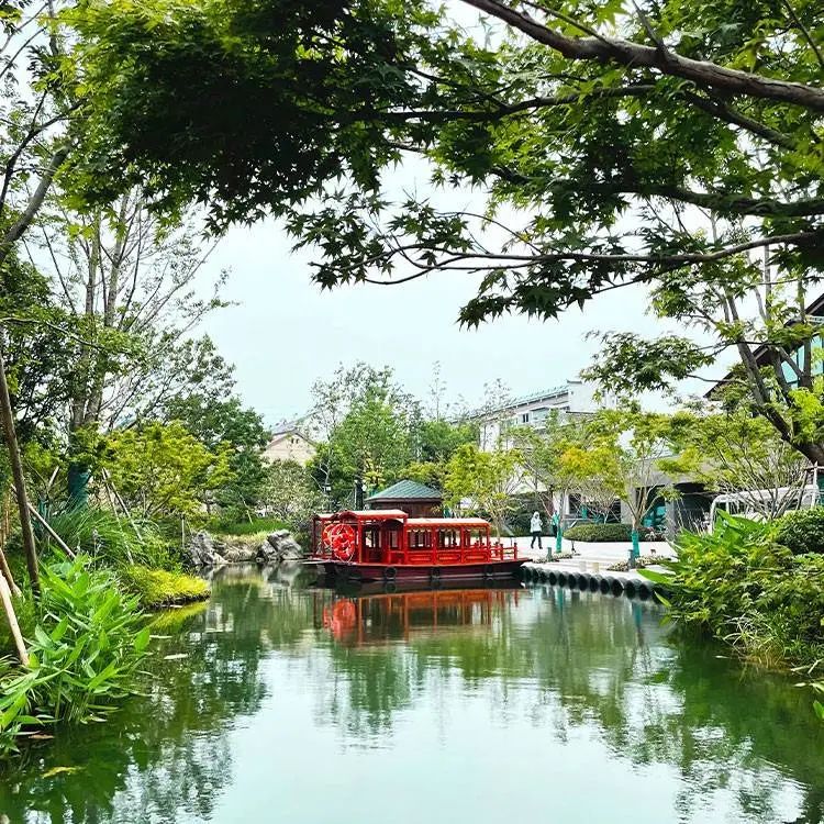 【南京固城湾开元度假酒店+白鹿森林萌宠乐园】¥599住开元双/大床房+自助早餐+PK SPORTS成人票2张等,未预约随时退!
