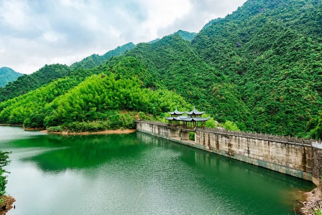 【3月8日-31日•大觉山+竹桥古村丨特惠219元】春风送暖,百花盛开丨观光+索道+明珠宫+竹桥乡村中国一日游(赠送中餐)!