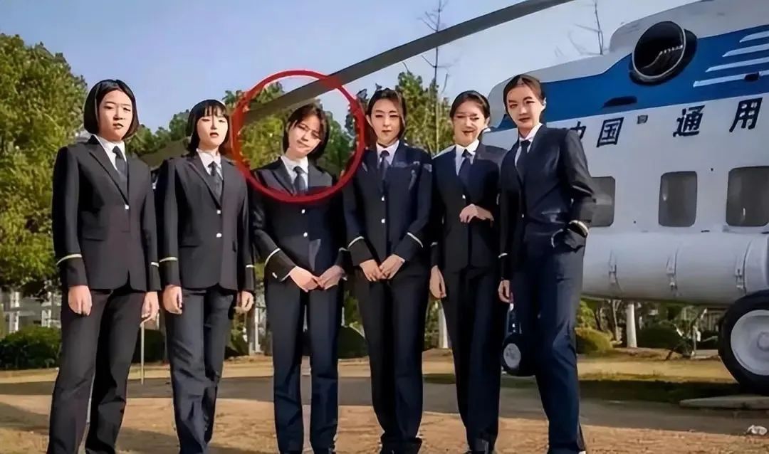 四川女孩去可可西里旅游,被狼和秃鹫分食,衣服整整齐齐的放在一旁…