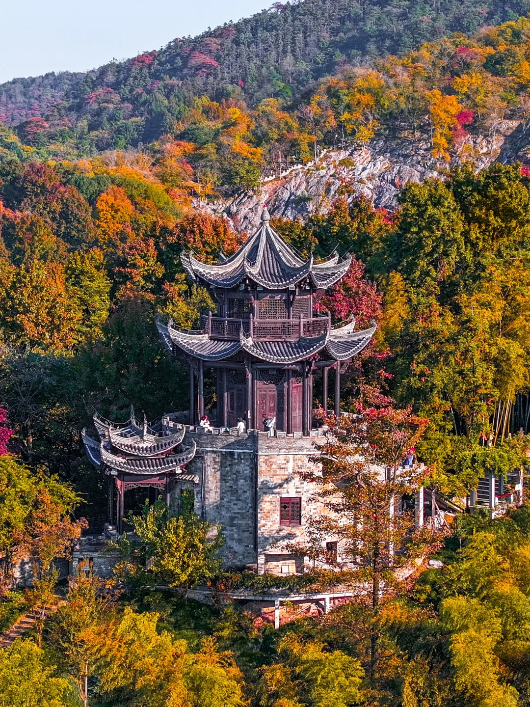 皖南的🍁枫叶已红！这个小镇的秋色美翻了‼️